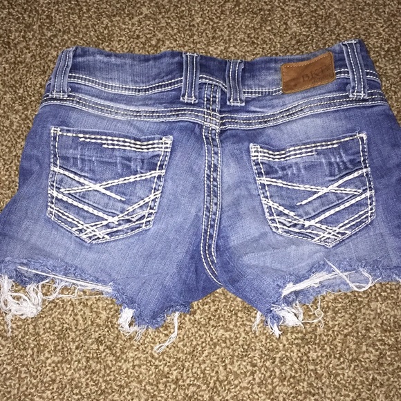 Cut off denim shorts - Picture 2 of 2